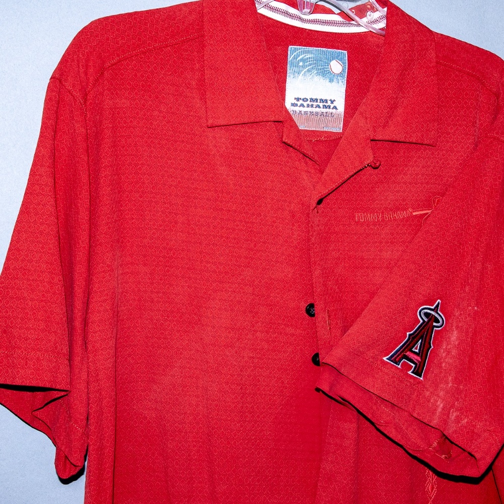 TOMMY BAHAMA - ANGEL'S BUTTON DOWN SHIRT -  SIZE LARGE